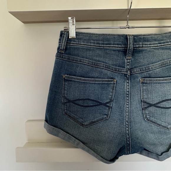 Abercrombie & Fitch High Rise Denim Short - Picture 4 of 4